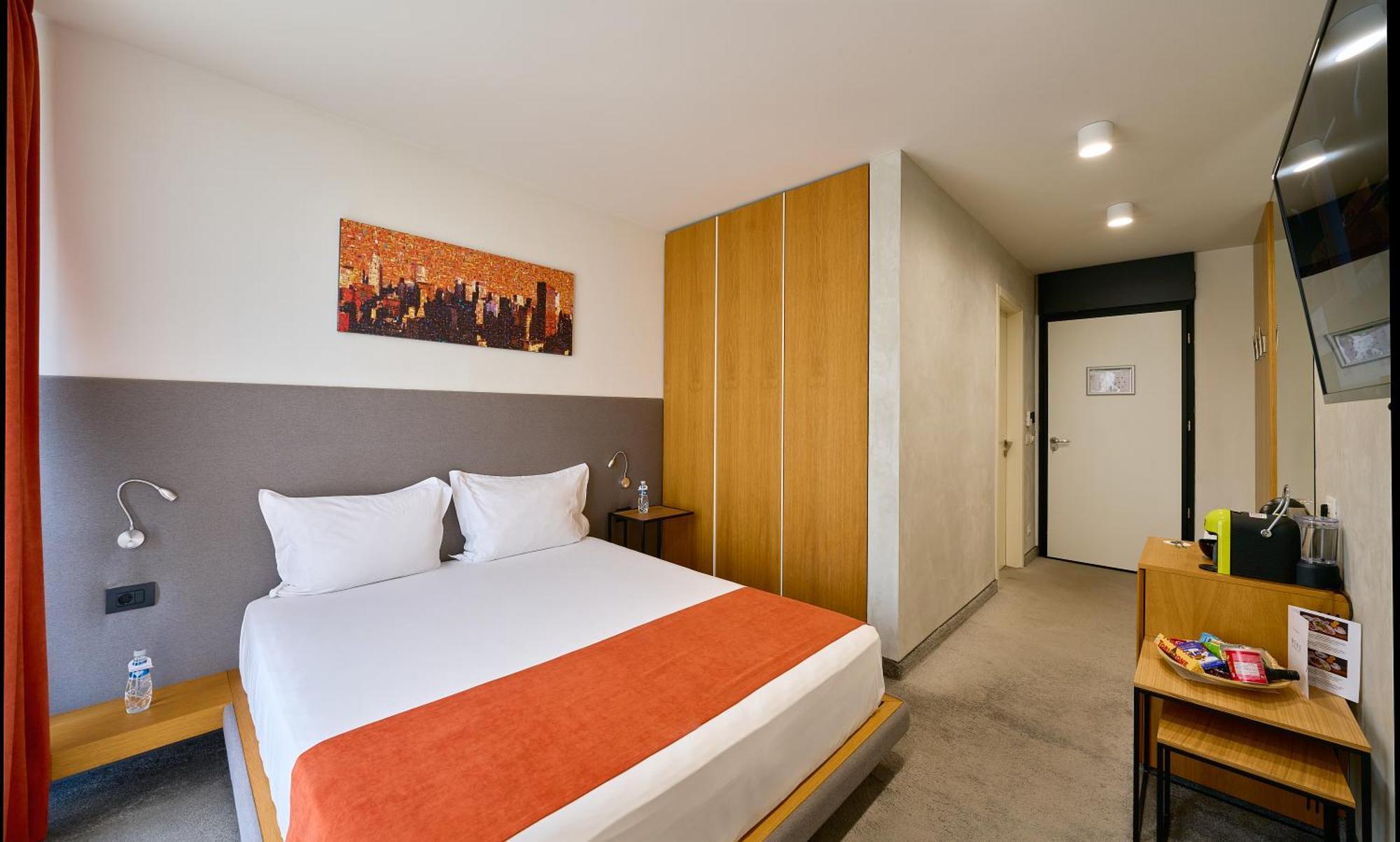 Adella Boutique Hotel - Free Secured Parking Sofia Ngoại thất bức ảnh