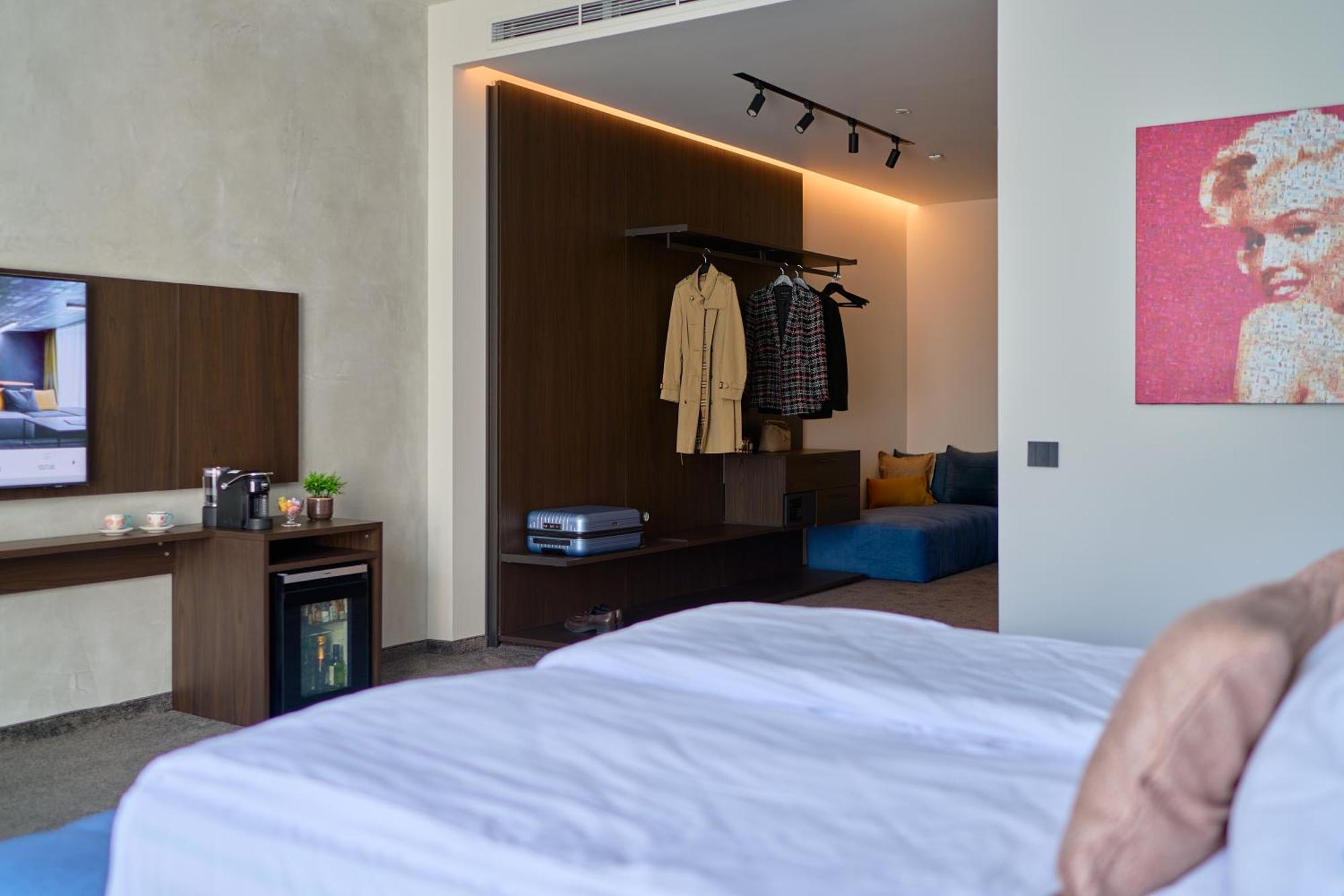 Adella Boutique Hotel - Free Secured Parking Sofia Ngoại thất bức ảnh